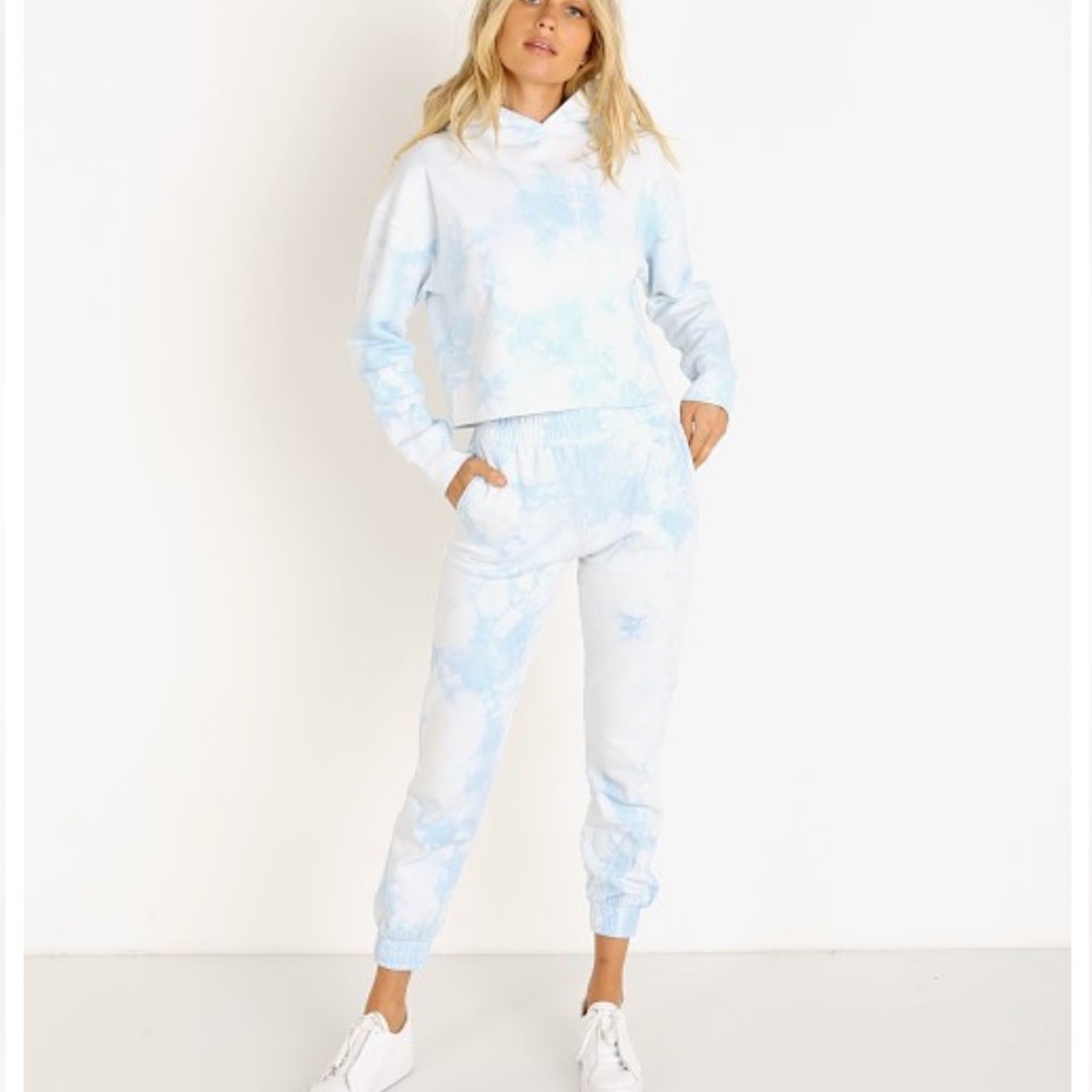 FRANKIE’S BIKINIS Aiden Sweatshirt + Sweatpants in Tie-dye Light Blue